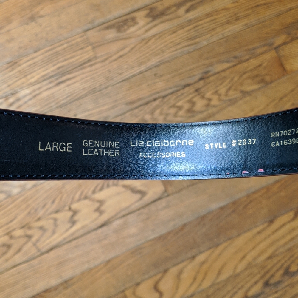 Liz Claiborne genuine leather belt - Picture 2 of 2